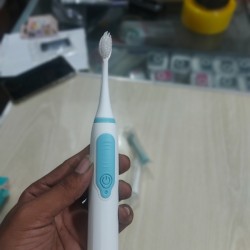 Electric Toothbrush 2 Soft Head Toothbrushes