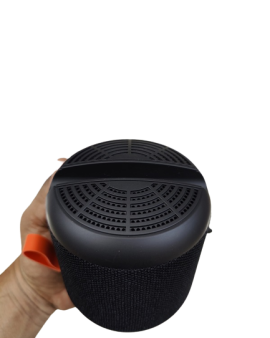 Recci RSK-W09 Hi-Fi Bluetooth Speaker With Stand