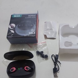 M20 TWS Wireless Bluetooth Touch LCD Display Headsets 2000mAh Power Bank Option