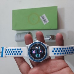 R10 Smart watch Full Touch Dispaly Call option And Camera